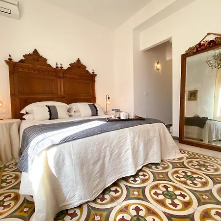 בית הארחה At Fourth קליארי